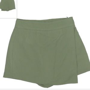 FOREVER 21 green skort - size medium